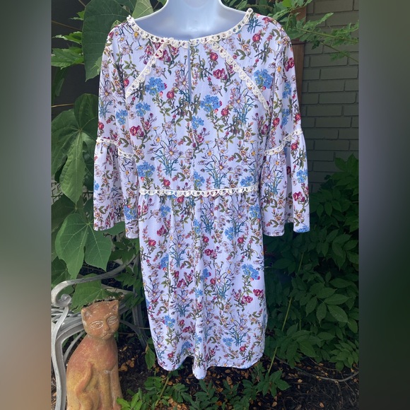 Adorable Umgee. Perfect for Spring. - Picture 3 of 6